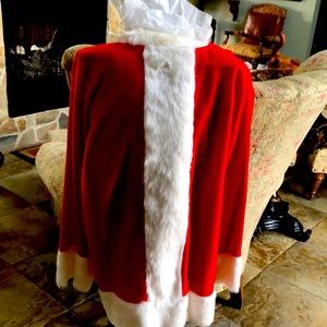 Is a complete Santa Clause suit